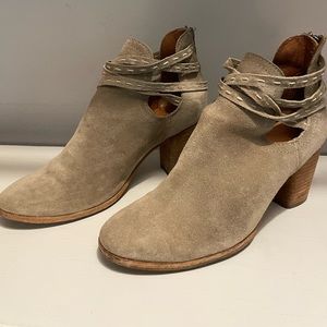 Frye Pickstitch Leather Suede Block Heel Ankle Boot Bootie in Ash size 7.5